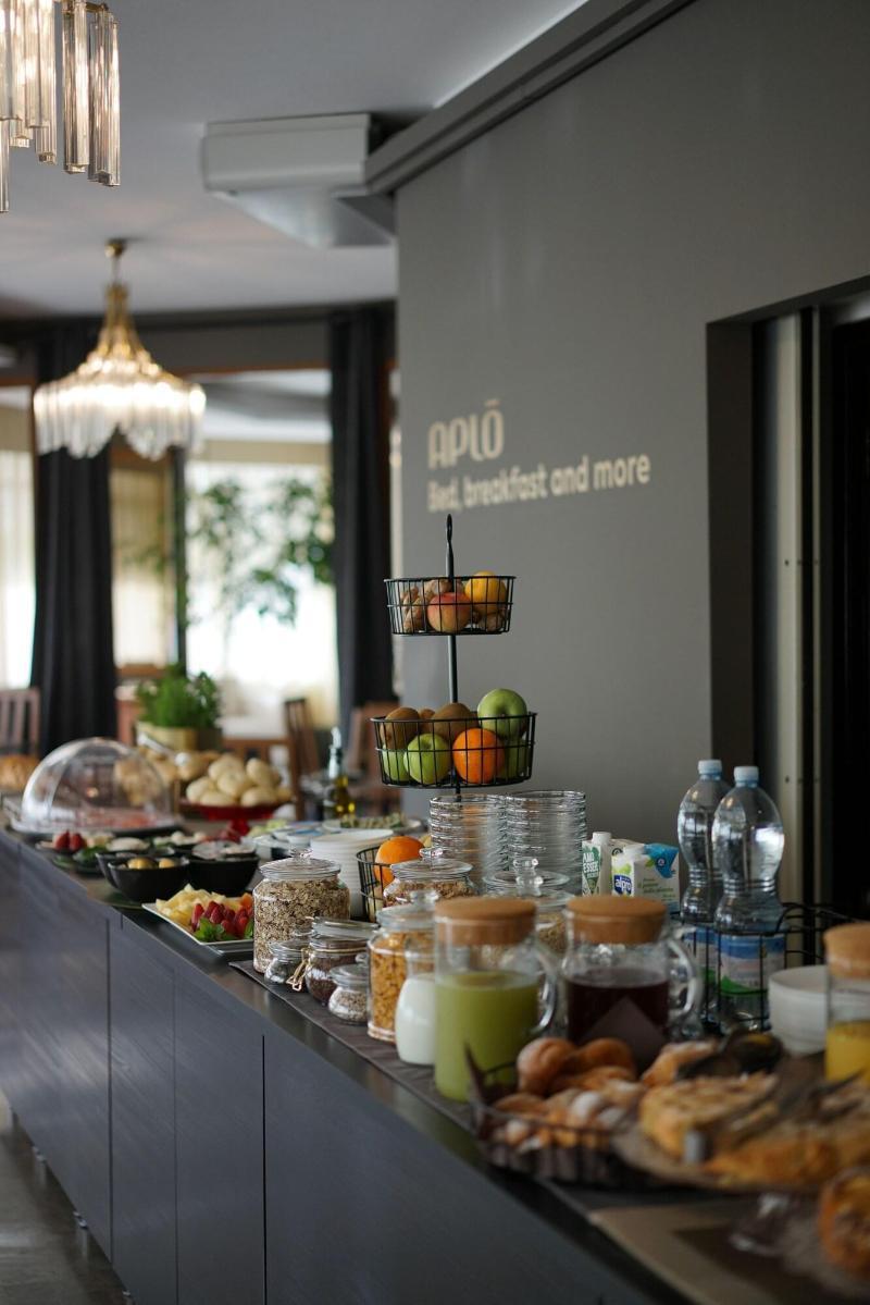 Hotel Aplo - Breakfast Experience Червия Екстериор снимка