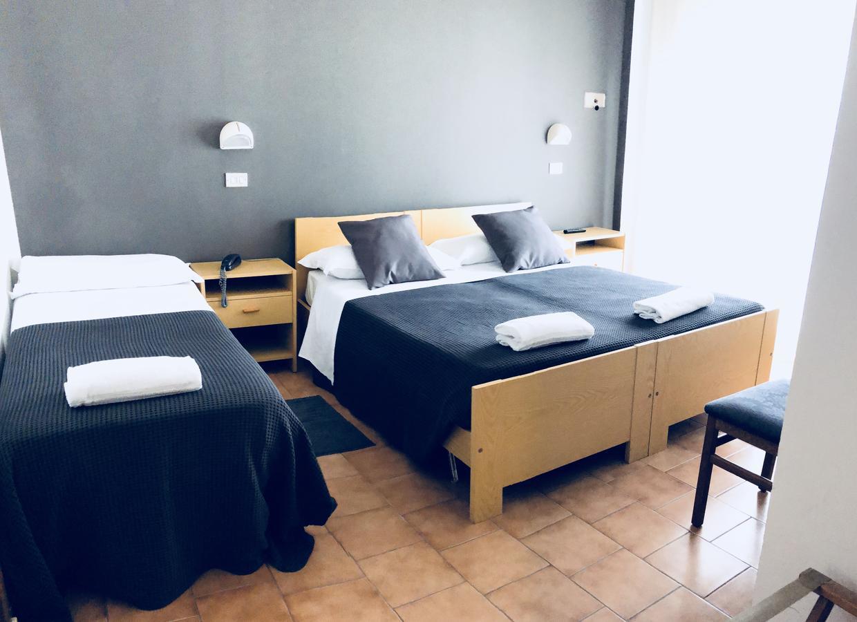 Hotel Aplo - Breakfast Experience Червия Екстериор снимка
